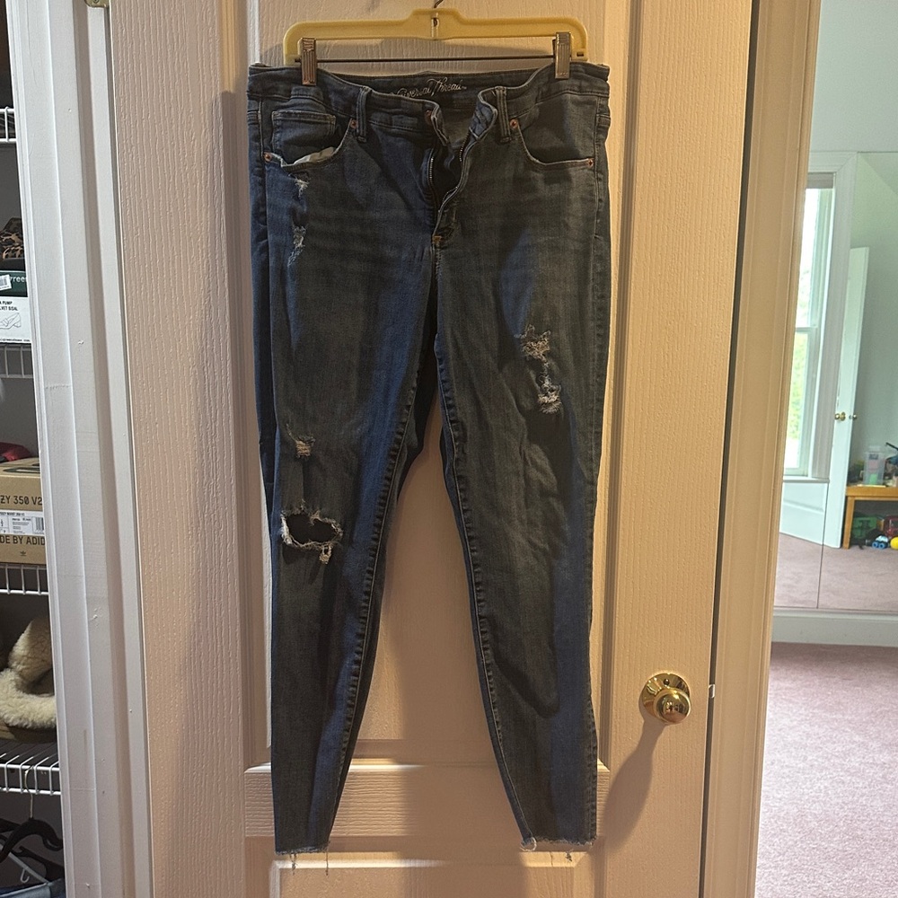 Distressed Blue Women's Jeans universal thread